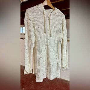 Sweaterdress with hoodie